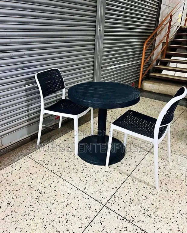 Round Table + 2 Armless Executive Chairs - 1
