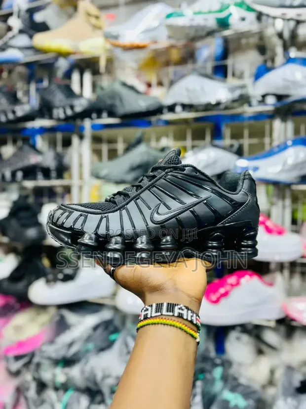 Nike Air Max Plus "Bred Reflective" Sneakers - 1