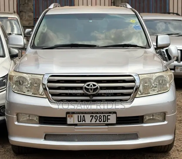 Toyota Land Cruiser 4.6 V8 ZX 2010 Silver - 1