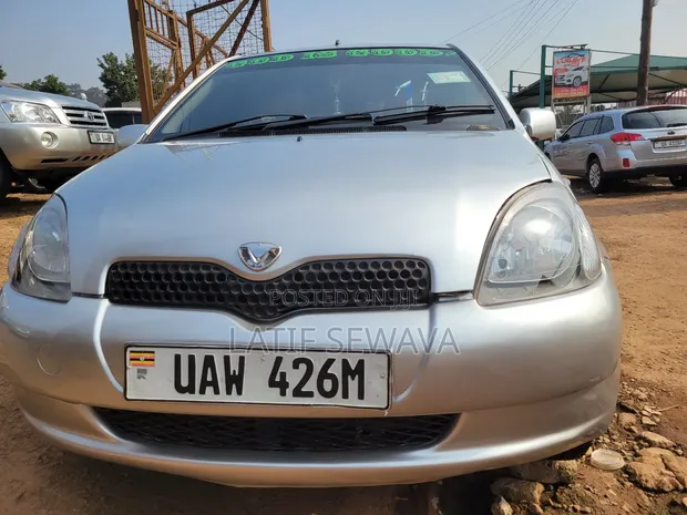 Toyota Vitz 1.0 FWD 5dr 1999 Silver - 1