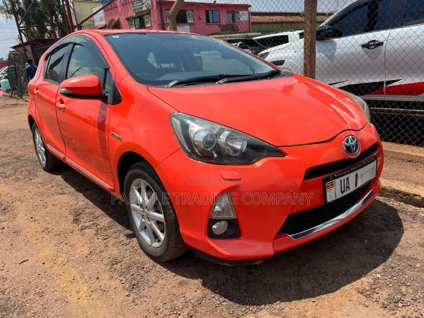 Toyota Aqua 2012 Orange - 1