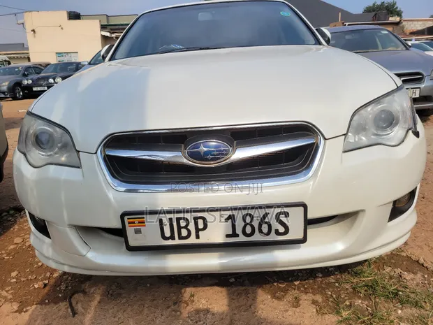 Subaru Legacy 2.0 AWD 2007 White - 1