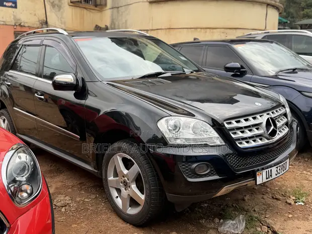 Mercedes-Benz M Class 2011 Black - 1