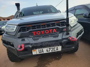 Toyota Hilux Revo Double Cab 2.8 Diesel 2017 Silver