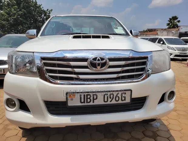 Toyota Hilux 3.0 D-4D Double Cab 2008 White - 1