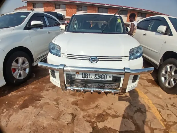 Toyota Corolla Rumion 2009 White - 1