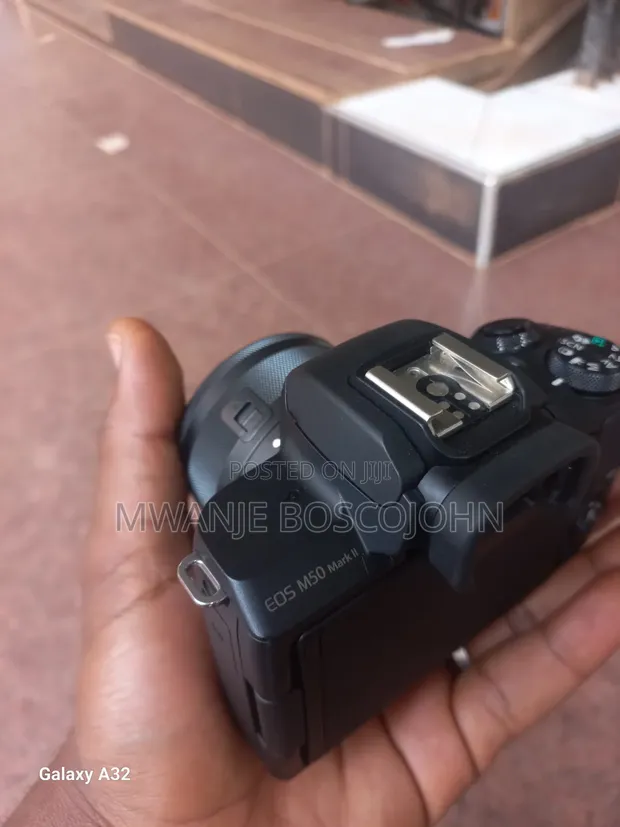 Canon EOS M50 Mark II - 1