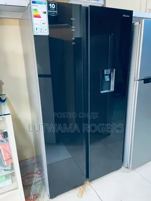 Hisense 670L Black Mirror Side-by-Side Refrigerator