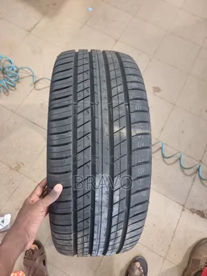 275/45R21 Tires for Mercedes-Benz G Wagon