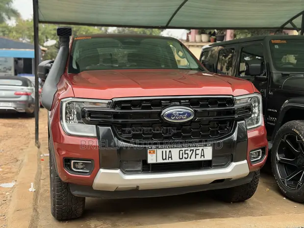 Ford Ranger Wildtrak 2023 Maroon - 1
