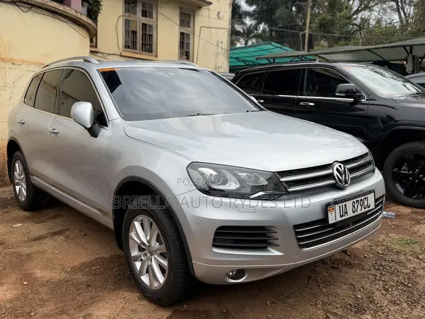 Volkswagen Touareg 2014 Gray - 1