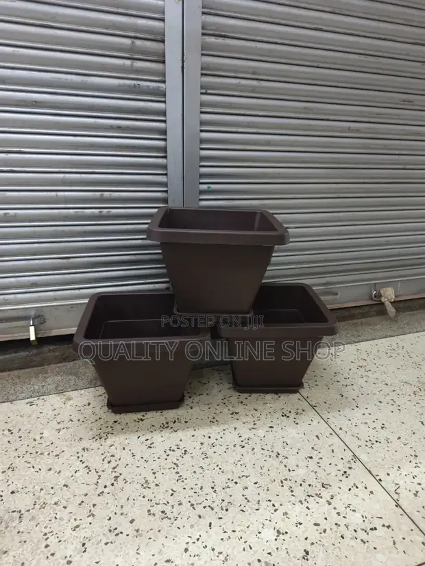 Coffee Brown Plastic Flower Pots (Outdoor) - 1