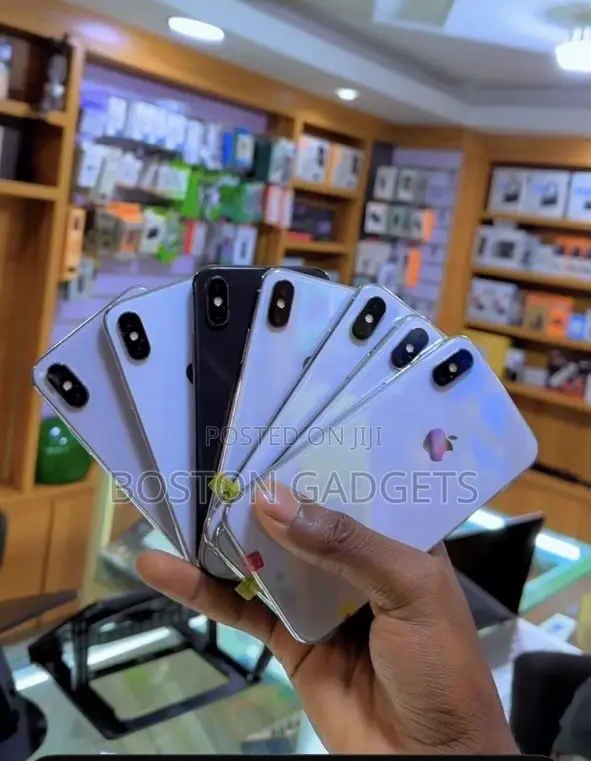 Apple iPhone X 64GB - 1