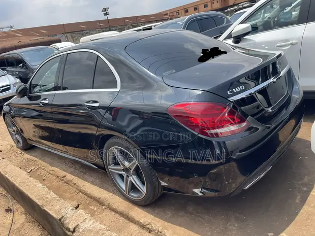 Mercedes-Benz C180 2017 Black - 1