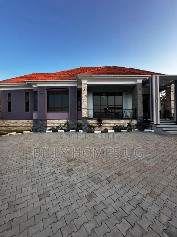 4-Bedroom Modern Bungalow in Ssisa for Sale - 1