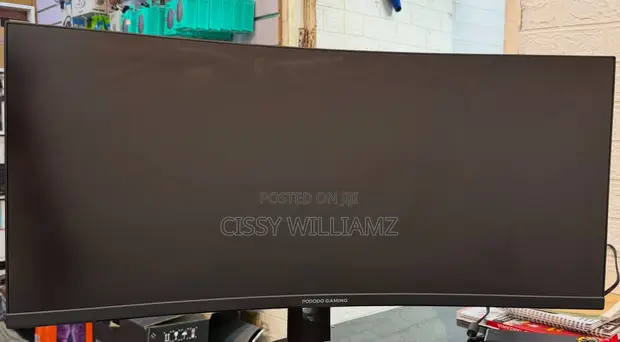 Porodo 34" Curved QHD 200Hz Gaming Monitor - 1