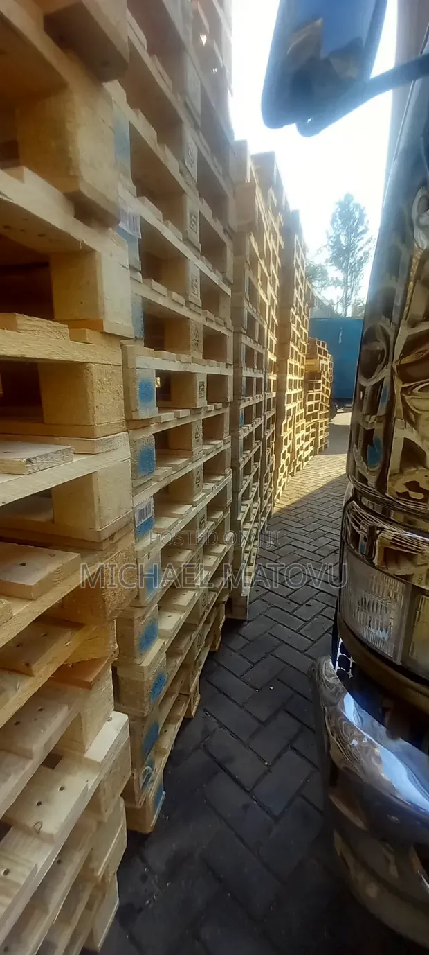 Clean Timber Pallets for Sale - 1