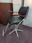 Barbara Chair - Adjustable Salon Chair - 2
