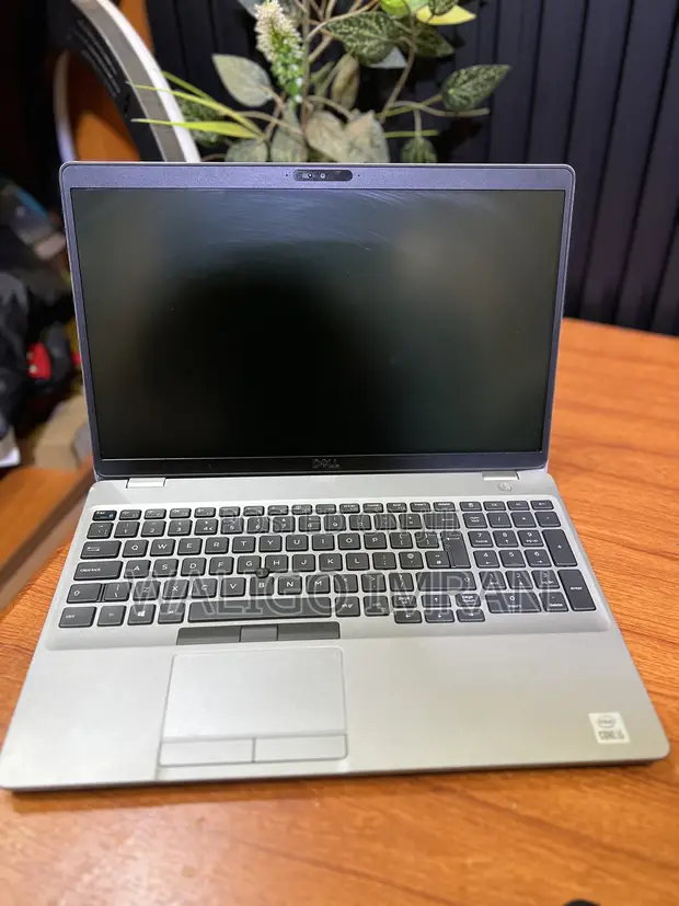Dell Latitude 5511 Laptop - 1