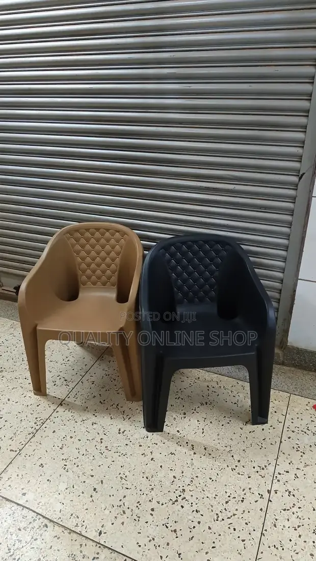 Diamond Back Plastic Chairs - 1