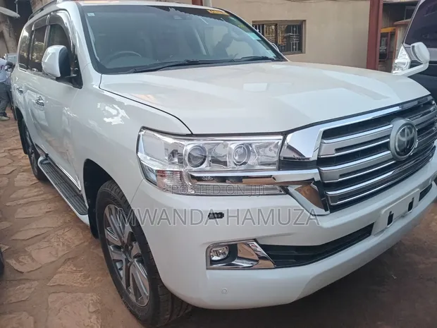 Toyota Land Cruiser 2018 White - 1