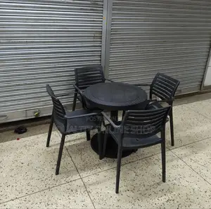 Plastic Table and Chairs Set for Garden/Beaches