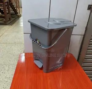 20-Litre Step-On Plastic Dust Bin