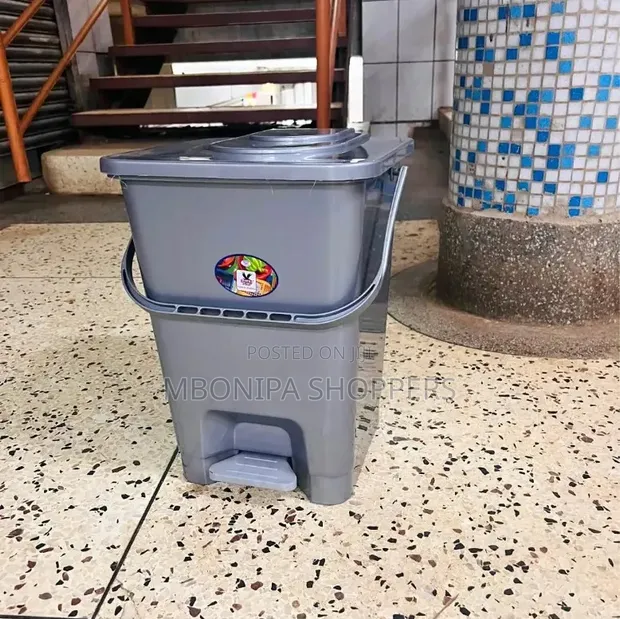20L Waste Bin with Foot Pedal - Large Outdoor Trash Can - 1
