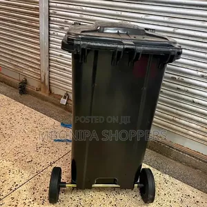 Heavy Duty 120L Plastic Dustbin with Wheels - Black
