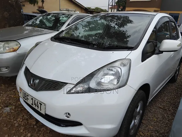Honda Fit 2008 White - 1