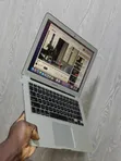 Apple MacBook Air 2017 - 13" - Core i5, 8GB RAM, 256GB SSD - 3