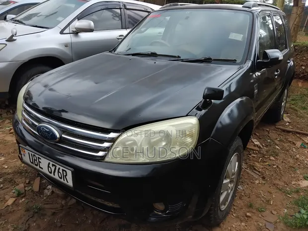 Ford Escape 2010 Black - 1