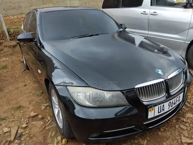 BMW 323i 2010 Black - 1