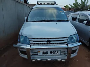 Toyota TownAce Noah 2000
