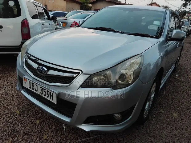 Subaru Legacy 2009 Silver - 1