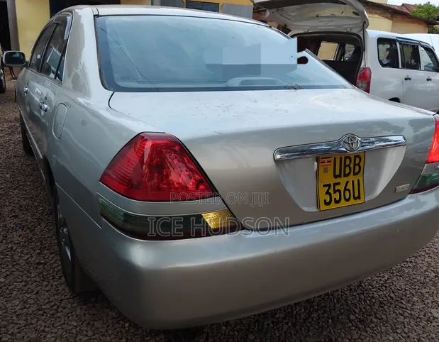Toyota Mark II 2000 Silver - 1