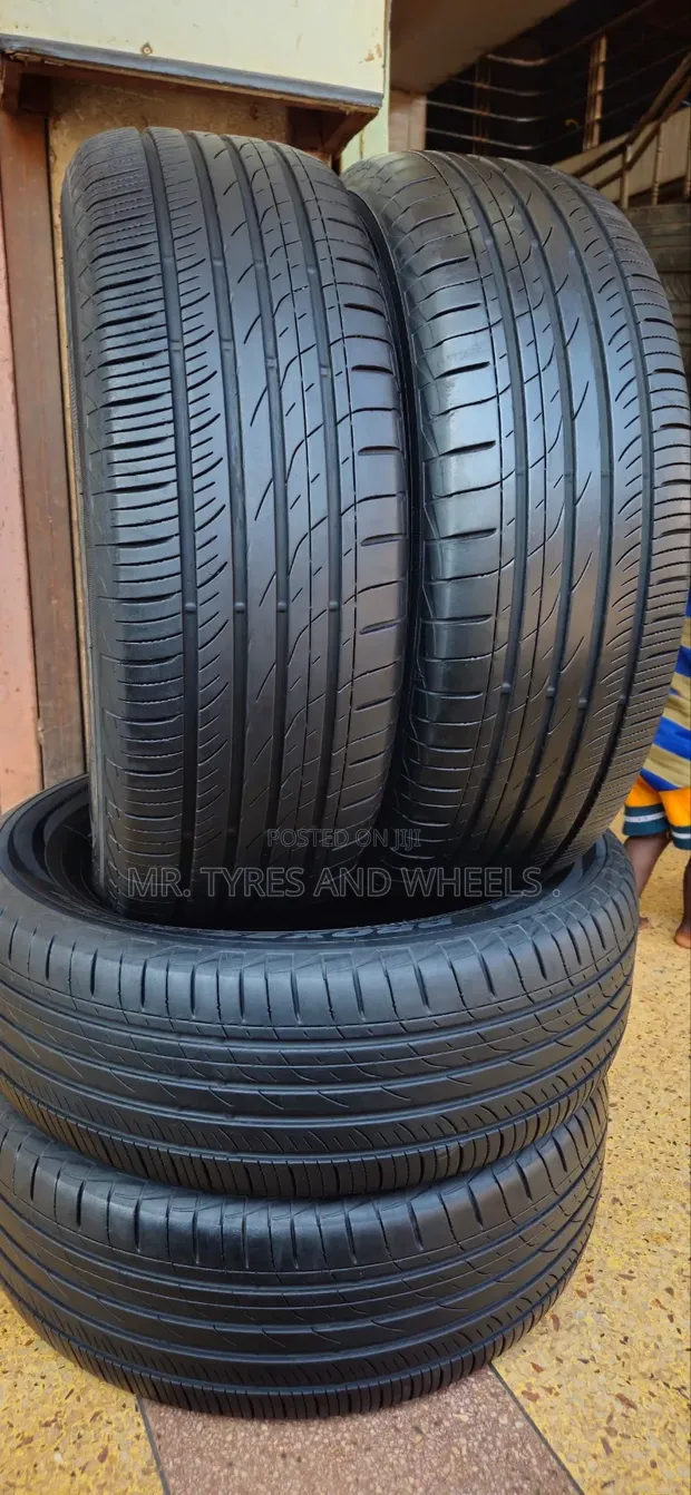 225/65 R17 Toyo Tyres from Japan - 1