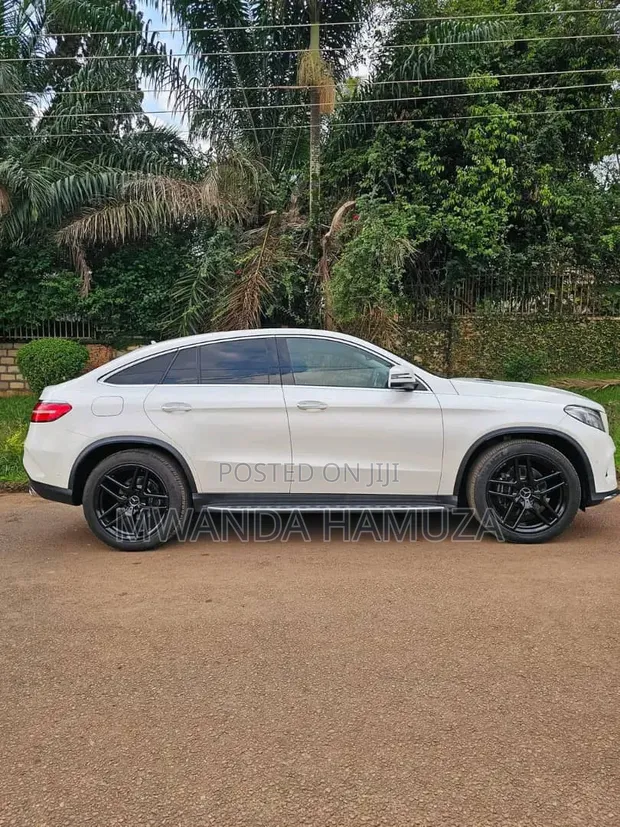 Mercedes-Benz GLE-Class 2017 White - 1