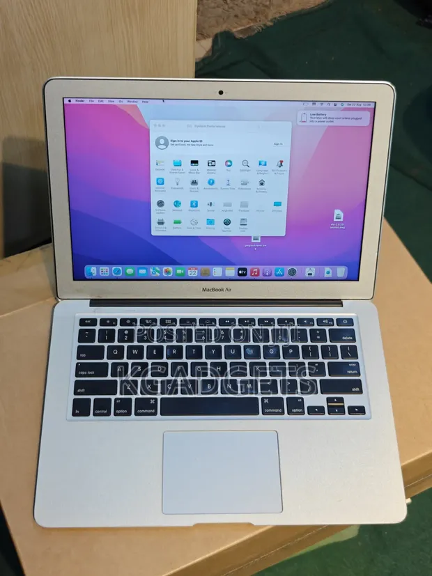 Apple MacBook Pro 2017 13" 8GB RAM, 256GB SSD - 1