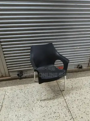 Quality Online Plastic Chairs with Steel Legs