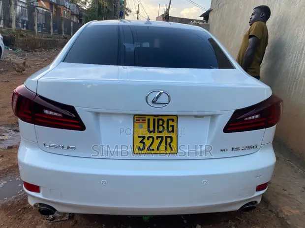 Lexus IS 2012 White - 1