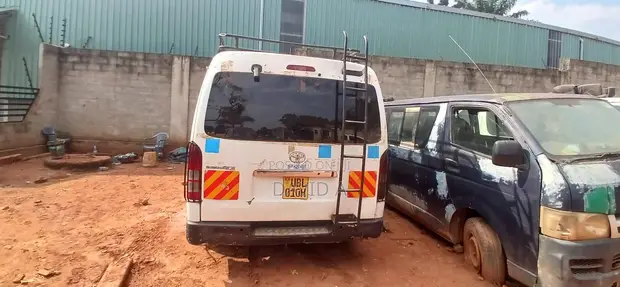 Toyota HiAce 2010 Diesel Automatic - 1