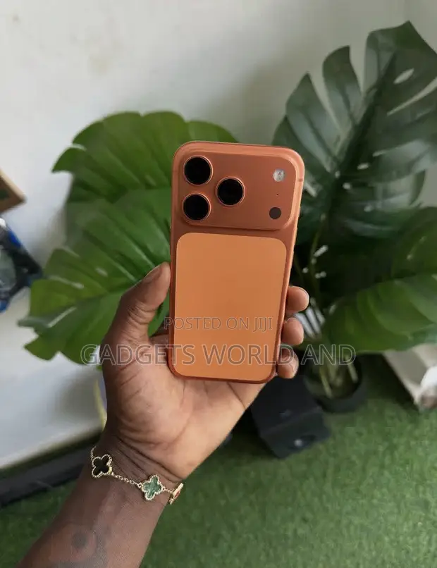 Apple iPhone 17 Pro 256GB Cosmic Orange - 1