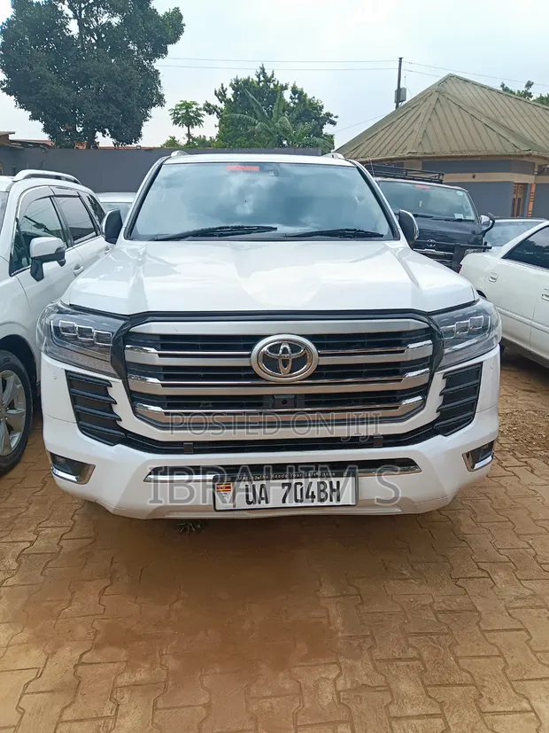 Toyota Land Cruiser 2016 White - 1