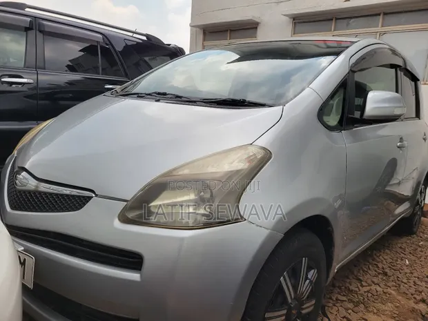 Toyota Ractis 1.5 AWD 2007 Silver - 1