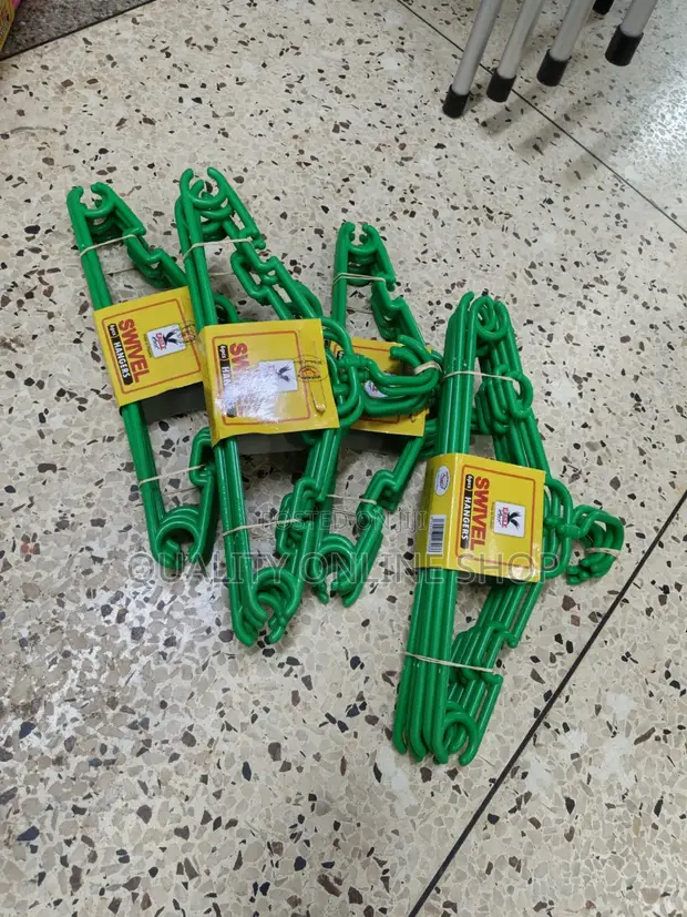 12pcs Plastic Rotating Hanging Hangers - 1