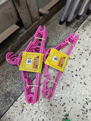 12pcs Plastic Clothes Hangers
