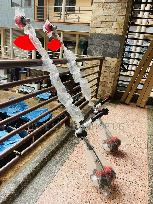 Brand New 260 Grass Brush Cutter with 3 Blades - 1