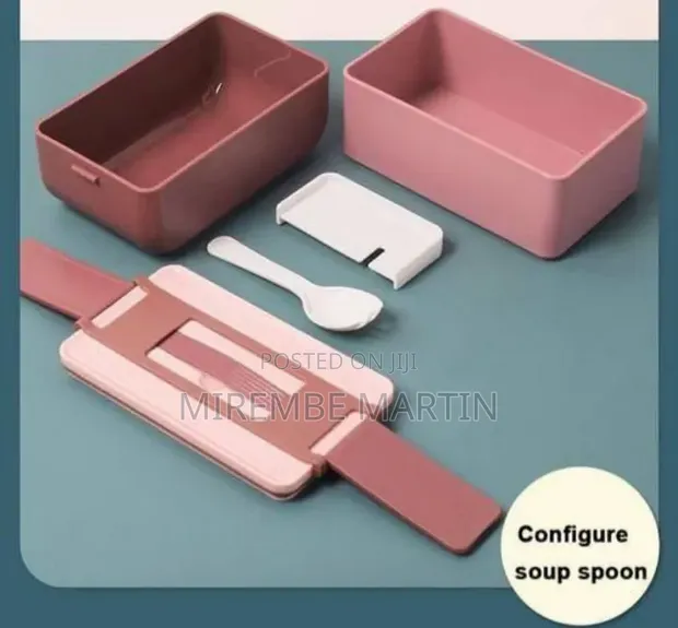 Contemporary Bento-Style Lunch Box with Integrated Handle - 1