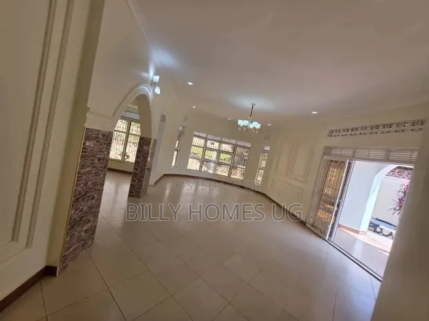 5 Bedroom Bungalow for Sale in Kira - 1